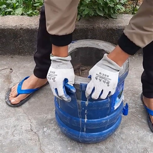 685K views · 4.2K reactions | Do It Yourself Rocket Stove Made from Plastic Bottles Cement Craft Ideas. | Sammie Head | Facebook