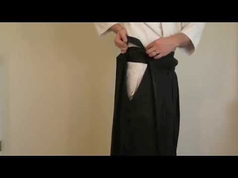 How to tie a hakama