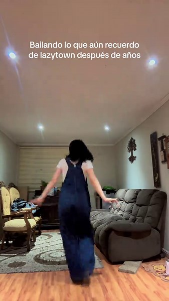 Bailando lo que aún recuerdo de LazyTown — Stephanie nostalgia