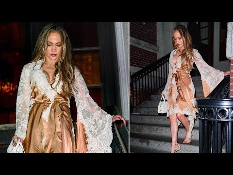 Jennifer Lopez, 56, Stuns in Silk Robe on Wild Night Out! Single & Fabulous 😲✨