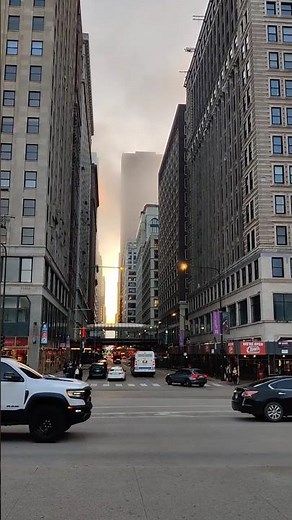 The POV / Aesthetic Hook: POV: You're wandering Downtown Chicago 🏙️✨#chicago #travel