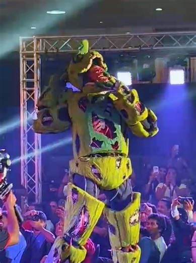 Comic Expo 2025 Spring trap from Five night at freddy's ramp walk Day 1 #cosplay #fyp #comicexpo2025 #springtrap #fivenightsatfreddys