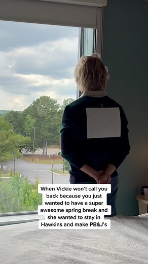 Exploring the World of Stranger Things With Robin and Vickie