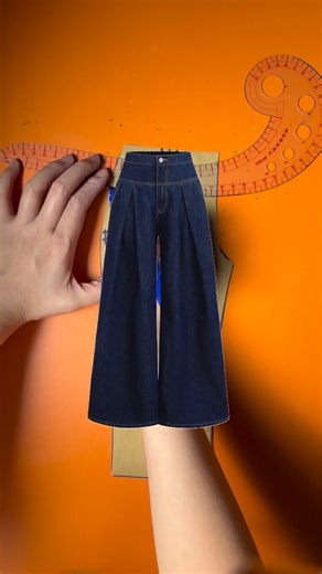 How to Draft Pleated Straight-Leg Pants Pattern #sewing #pattern #sewingtutorial #pants #patterndesign | Jenny Collins
