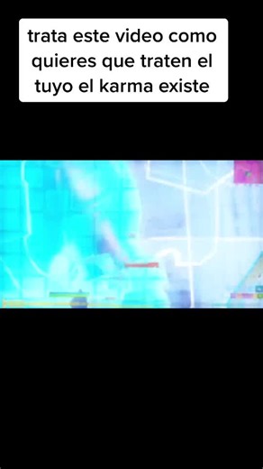 Fortnite Gameplay: Building and Strategy with Female Avatar
