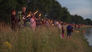 Polder im Regensburger Umland, um Niederbayern vor Hochwasser zu schützen? Ein heikles Thema, weshalb Anwohner mit Fackeln gegen das Vorhaben demonstriert haben. 🔥 _______________________________ IG Polder | TVA - Fernsehen für Ostbayern