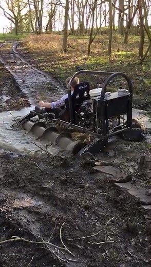 just chilling in my SCREW TANK. full video on tube. #colinfurze #screwtank #worldoftanks