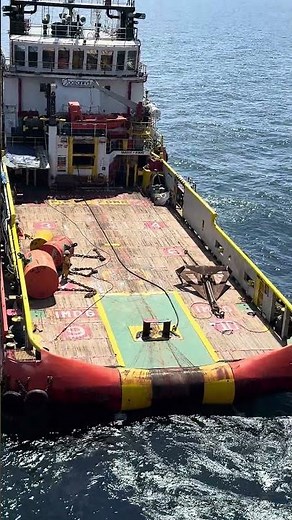 Transfer anchor to vessel #rigmove #jackup #offshore