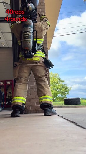 PRACTICE HOW YOU PLAY!! And JUST KEEP ROLLING station8🎱 Full gear workout 40xreps x4rounds #exercise #firefighter #workout #firerescue #paramedic #emt #firstresponder #firefightertiktok #fireman #firetruck #gymmotivation