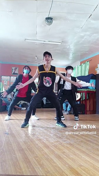 Bgyo Arrow Mini Show: A Fun Dance Performance