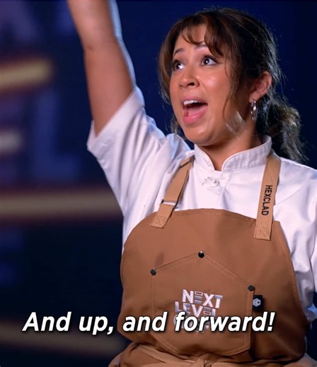 Last week we were heavy lifting sea monsters this week we’re jumping, grabbing, trying to snatch anything we can get!! 😭 I DID NOT SIGN UP FOR AEROBICS! #nextlevelchef #gordonramsay #gordongirls @foodclubfox @Next Level Chef