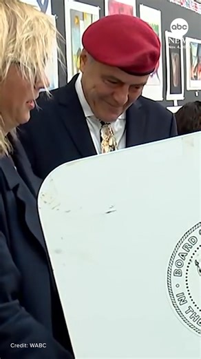 Curtis Sliwa, the Republican nominee in New York City's mayoral race who participated in early voting, accompanied his wife to cast her vote at a polling location on the Upper West Side. Read more: https://abcnews.visitlink.me/L2HoVM | ABC News