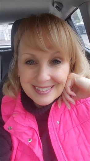 11 reactions | It’s called the Self-Determination Theory... and coaches like me live and breathe it. Because lasting motivation isn’t forced - it’s fueled by choice, confidence, and connection. Translation: our goals work best when they’re our own, feel doable, and are backed by a community that cheers us on. If you're struggling with motivation, let's schedule a call to talk about about how coaching could help 殺 | Mary V. Wellness Coaching | Facebook