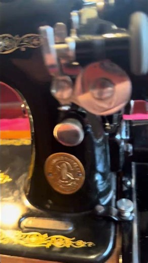 Vintage 1920s Singer 99 Sewing Machine Bentwood Case Knee Bar Works Great EXTRAS