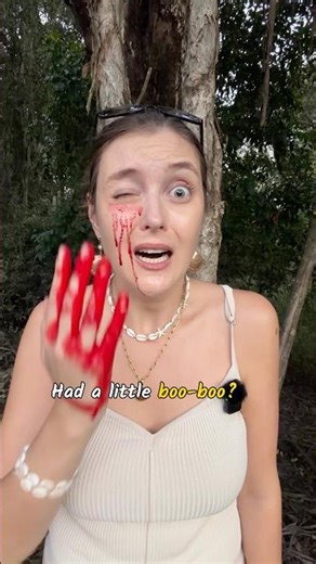 The simple trick to healing a facial wound #naturedocumentary #wildlife #animals #weird #nature