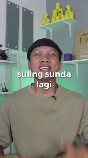 Exploring the Melodic World of Suling Sunda | Playing Traditional Indonesian Flutes