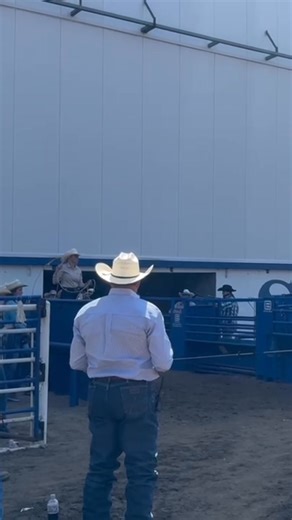 13K views · 370 reactions | Aspen Miller leads the Greeley Stampede with a time of 4.5 seconds on 2! 勺 We know Jigsaw is fueled by Equinety, and the coat is saying it too ✨✨ | The Breakaway Roping Journal | Facebook