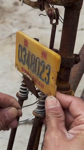 Fixing an Old License Plate on a Vintage Bicycle ​#vintagebicycle #diy #bicyclerestoration