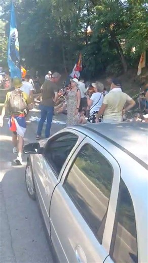 Na prilazima Kraljevu kolone automobila