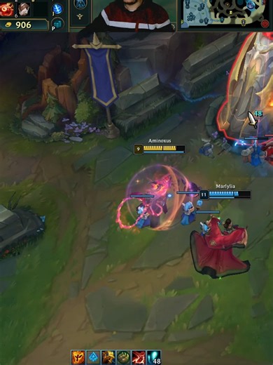 emoting in mid fight is diabolical #thresh #leagueoflegends #support #gap #gaming #leagueoflegendsclips