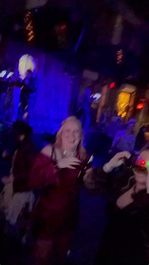 @HISH getting turnt @dierksbentley we outside #fun #nashville #broadwayfun @Eminent1201 @jtjr132