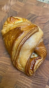 Guava & Cheese Pastry 😍🥐 #pastry #pastrylove #guava | Foody Fetish