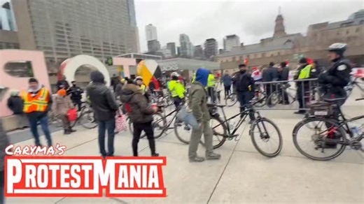 Antifa activist Trevor Miller yells at Canada First protesters as he paces along the row of officers and barricade. 📸 Jan 10, 2026 #Toronto #ProtestMania Help fund independent coverage exposing Canada’s Antifa movement: ProtestMania.com | Caryma Sa’d