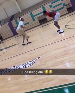 She’s 7 months pregnant and out here serving buckets. 🤰🏽🏀 | I