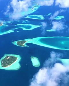 4.9M views · 3.6K reactions | This view of the Maldives from the sky is absolutely breathtaking ️ | LADbible | Facebook