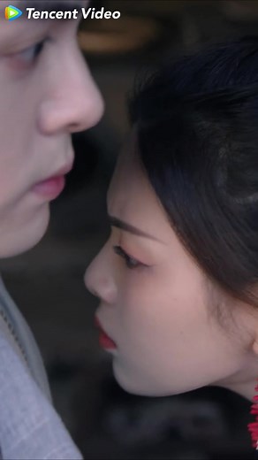 Chinese Drama Heroes: Fainting in His Arms