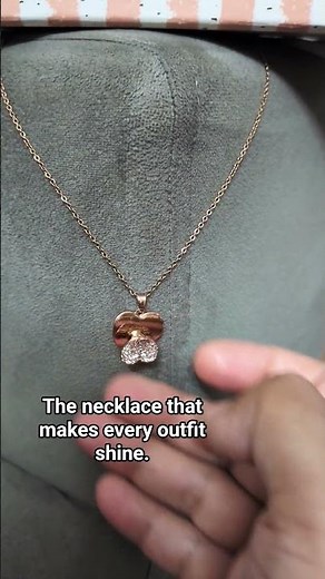 ✨ Adding a little sparkle with this stunning rose gold necklace! What's your go-to accessory