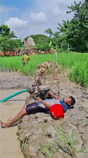 Unexpected Twist — Underwater Prank Gone Crazy! 🤣