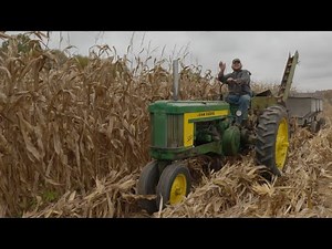How to pick corn in 1957 with antique John Deere equipment.