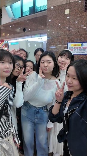 "If we give you a Filka right now..." Let's go on a Busan Girls' High School field trip! (feat. B...
