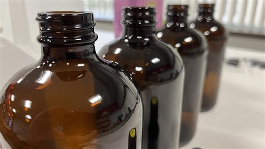 Is vinegar as effective as bleach? We put them to the test | What's the Deal?