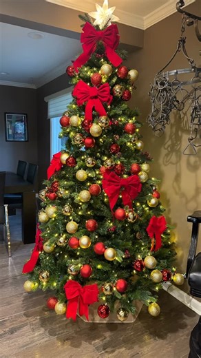 Long Island Handy Manny on Instagram: "✨🎄 Let your handyman turn your holiday vision into a Christmas showstopper! 🎄✨ From lights to ornaments, we’ll build the perfect tree décor for your space. Message us to get your custom holiday setup started! #longislandhandyman #christmas #christmastree #holiday #holidayspirit #handymanservices🛠"