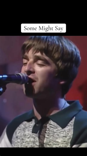 Oasis Performs 'Some Might Say' Live on MTV Unplugged