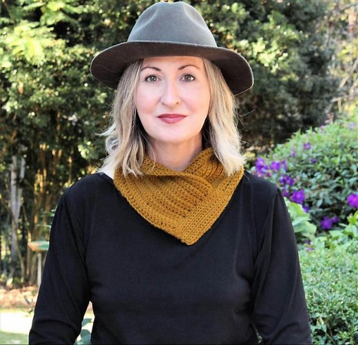 25 Free Crochet Neck Warmer Patterns