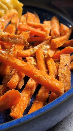 Chef Mikel Anthony makes a twist on fish and chips by battering his fish in plantain masa and pairing with @weareunitedflavors Sweet Potato Fries from MIC Food topped with vinegar powder.⁠ ⁠ Full recipe on our website!⁠ - https://chefsroll.com/test-kitchen/fish-chips-with-sweet-potato-fries/ #sponsored by MIC Food ⁠ #chefsroll #rollwithus #crtestkitchen #crfeaturesmicfood #bringingculturestogether | Chef's Roll