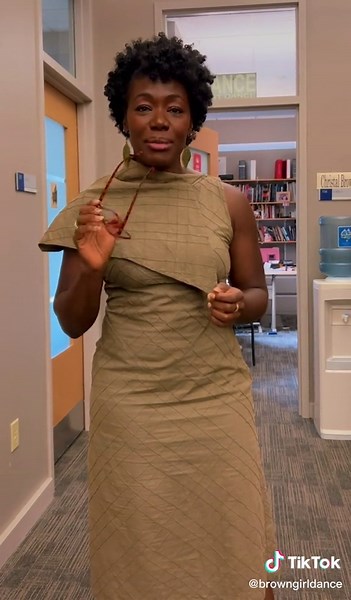 Doing all the right things doesn’t always lead to having the right life….. don’t just climb the ladder build a bridge between what you have abd what you love. #Vision #VisionBuilder #DoTheWork #YourLife #TrueSuccess #Freedom #Flexibility #Fun #Purpose #BlackTikTok #CoachChristal #ourvisionnomadicliving