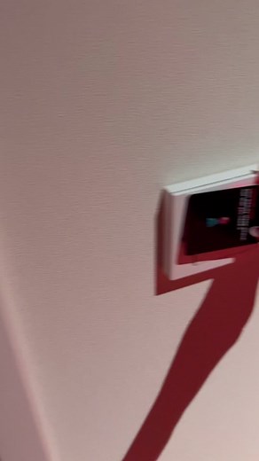 Heres a little ASMR hotel room tour. Sorry the ac is kinda loud 😊 #asmr #hotelroom #roomtour #asmrtapping #tappingasmr #asmrvideo #asmrtiktok #fup #fyp #seattle