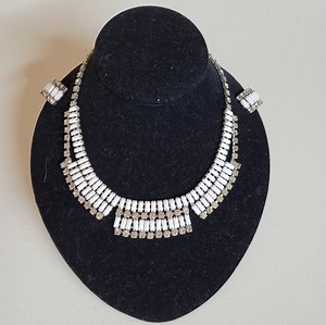 Super sparkly vintage rhinestone costume jewelry necklace clip-on earrings