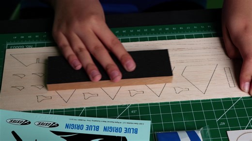 Launch your own Blue Origin New Shepard model rocket today! Build and fly a scale replica of this historic rocket. 🚀 | Estes Rockets