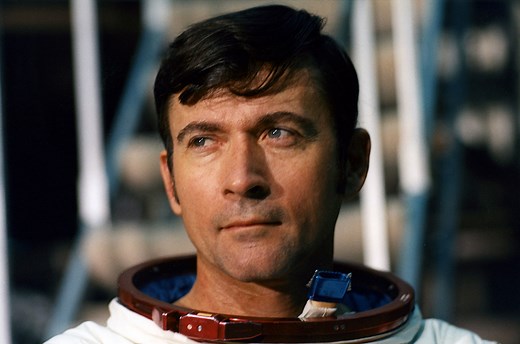 Astronaut John Young, Who Walked on the Moon and Led 1st Shuttle Mission, Dies at 87