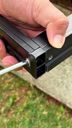 Foldable Security Screen Door，One-touch locking, silky-smooth bottom track.