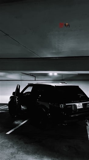 KALLI RANGE 🤍 on Instagram: "ME API PHONE KRLENA 💯☎️ 日本利用压电瓷砖将脚步转化为电能。这些瓷砖捕捉来自你脚步的动 能。当你行走时,你的重量和动作会对瓷砖产生压力。瓷砖会轻微弯 曲,从而产生机械应力。瓷砖内部的压电材料将这种应力转化为电能。 每一步都会产生少量电荷,而数百万步结合在一起就能产生足够的电力 来驱动LED灯、数字显示屏和传感器。在像涩谷车站这样繁忙的地 方,每天大约有240万个脚步为这一系统作出贡献。这些电能可以被 储存或立即使用,从而减少对传统电力来源的依赖,并支持可持续的城 市基础设施。这种方法将日常运动转化为实用的可再生能源 #日本 #知 识 #事实 #你知道吗 #推荐 #科技 #创新 #历史 #技术 #实验 #热门日 本利用压电瓷砖将脚步转化为电能。这些瓷砖捕捉来自你脚步的动能。 当你行走时,你的重量和动作会对瓷砖产生压力。瓷砖会轻微弯曲,从 而产生机械应力。瓷砖内部的压电材料将这种应力转化为电能。每一步 都会产生少量电荷,而数百万步结合在一起就能产生足够的电力来驱动 LED灯、数字显示屏和传感器。在像涩谷车站