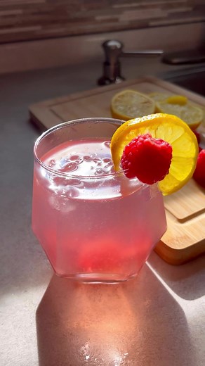 Delicious Raspberry Lemonade Recipe for a Refreshing Drink