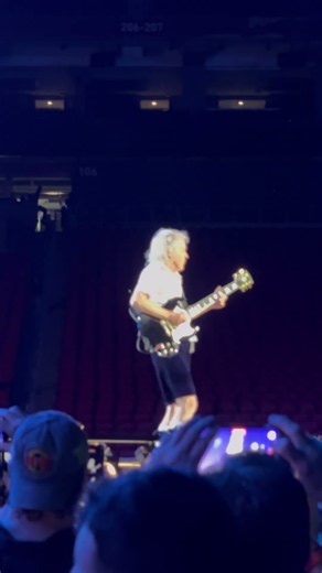 AC/DC - Angus Young Guitar Solo #acdc #concert #classicrock #live #guitarsolo