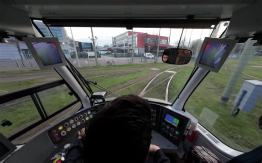 司机视角~有轨电车清晨运营前的各种准备视频搬运~还有从车辆段开到运营线路上的pov视频~铁道鐵道鉄道轨道交通火车迷emutrain电客车电联车电力动车组tram