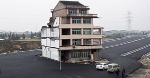 Home on highway symbol of resistance * WorldNetDaily * by Around the Web